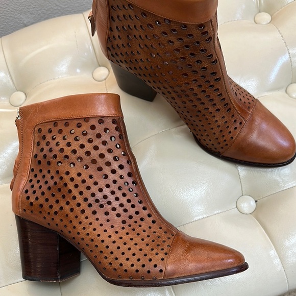 Rebecca Minkoff Perforated Leather Ankle Boots, sz 9 - Picture 5 of 11